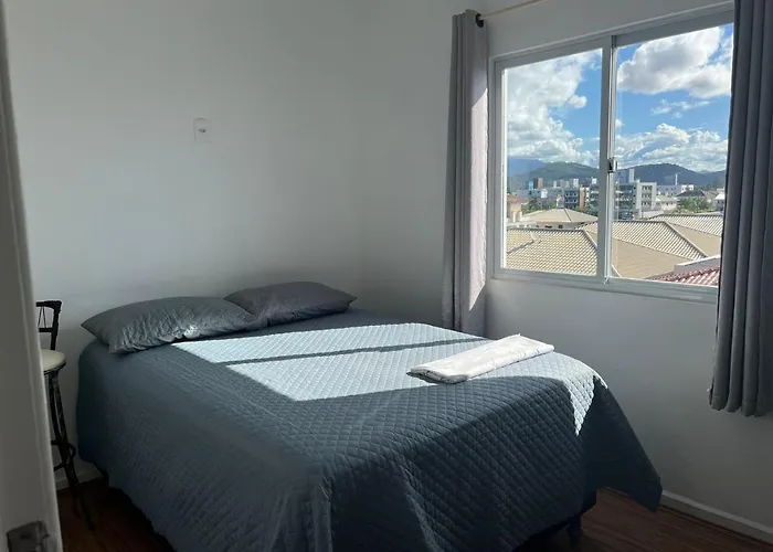 Lindo Apartamento Completo E Com Garagem Coberta